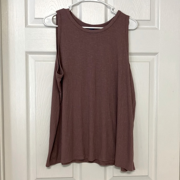Old navy ribbed summer tank. Purple/mauve. Loose and light weight. Like new. - Picture 1 of 4